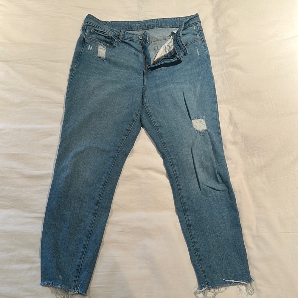 Old Navy OG Straight size 14 jeans. Never worn. Tags removed.